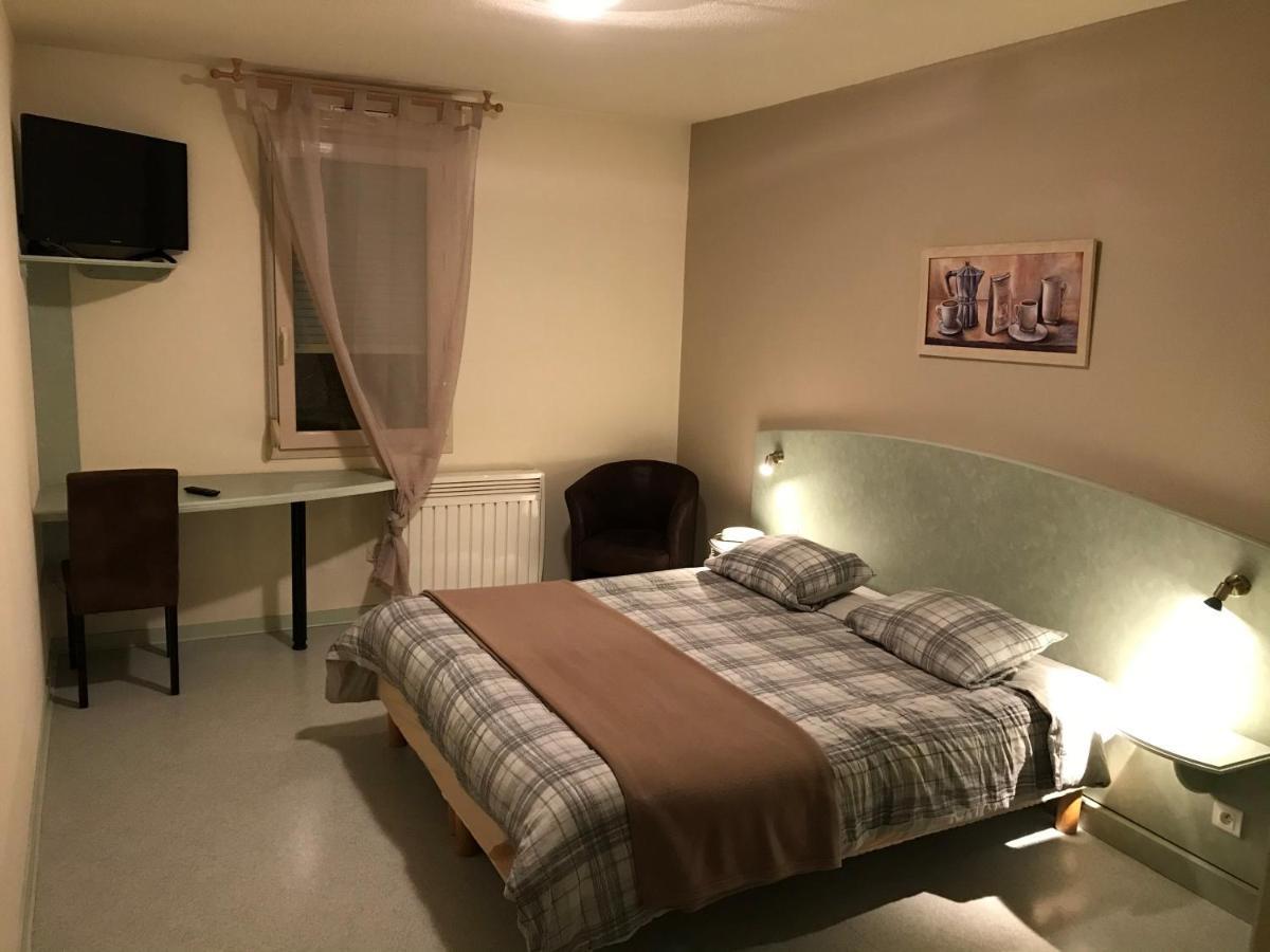 Abel Hotel Langeac Bagian luar foto