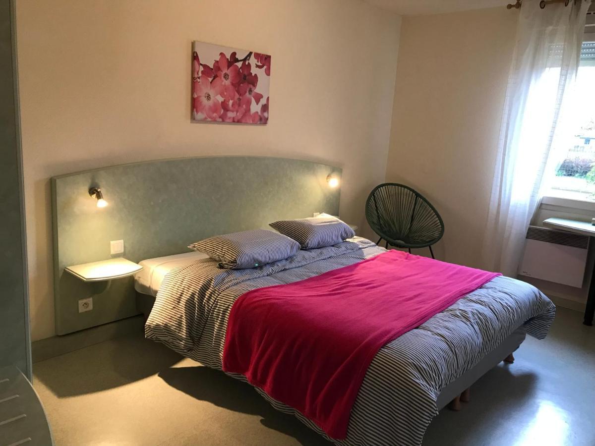 Abel Hotel Langeac Bagian luar foto