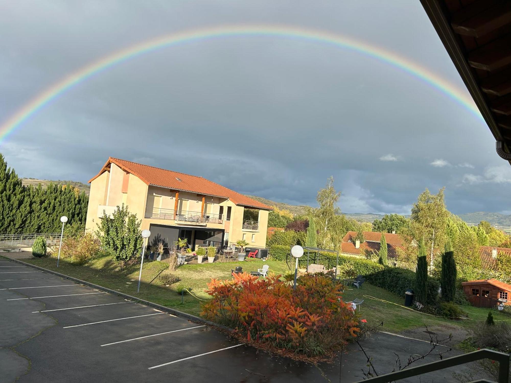 Abel Hotel Langeac Bagian luar foto