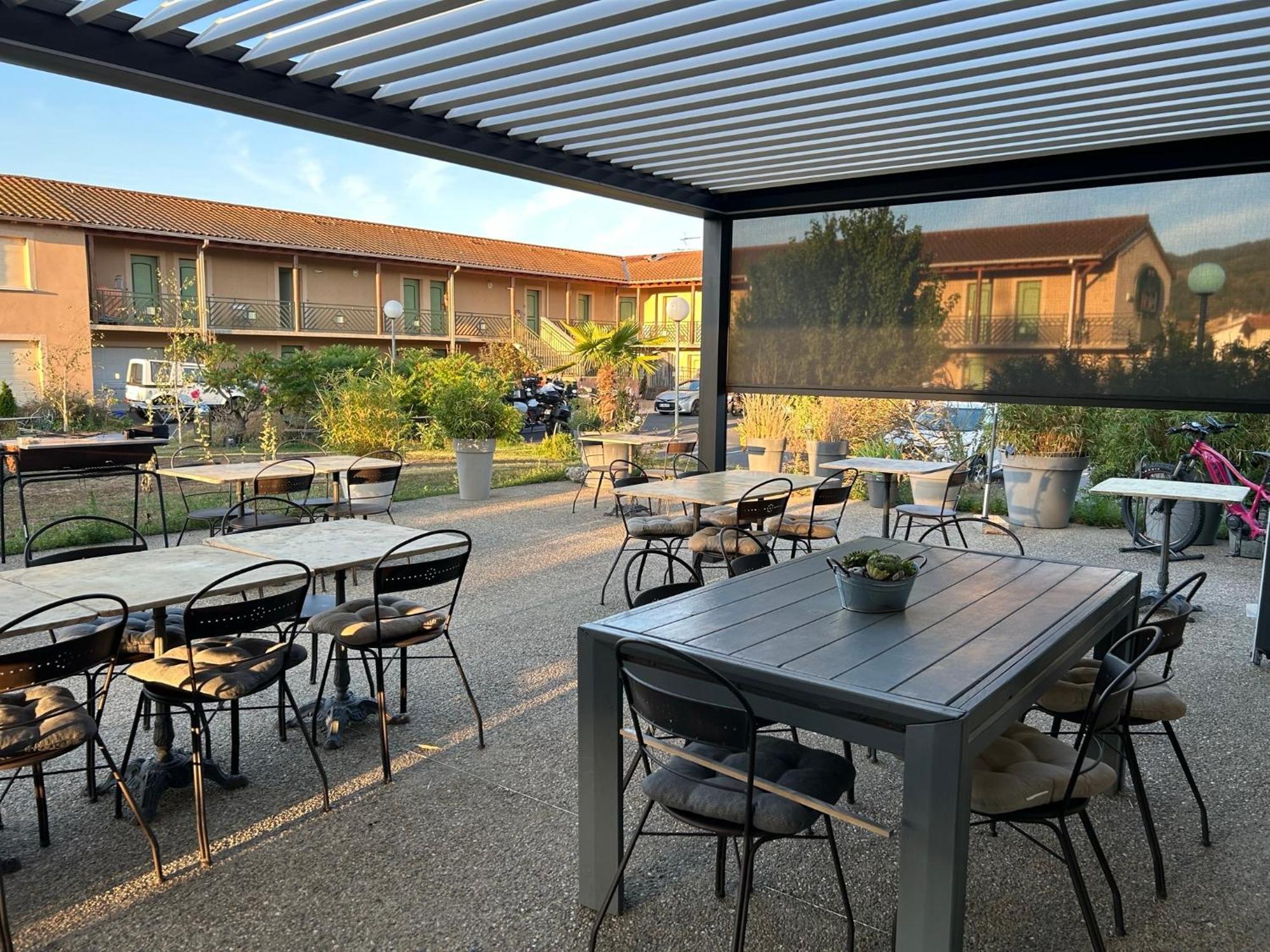 Abel Hotel Langeac Bagian luar foto